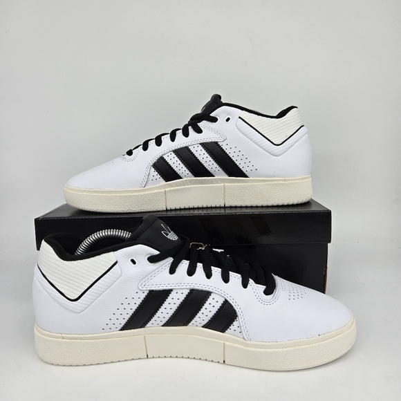 New adidas Tyshawn Mid 'Core Black Cloud White' JQ1134 Men's Shoes Size 11 - Picture 4 of 8